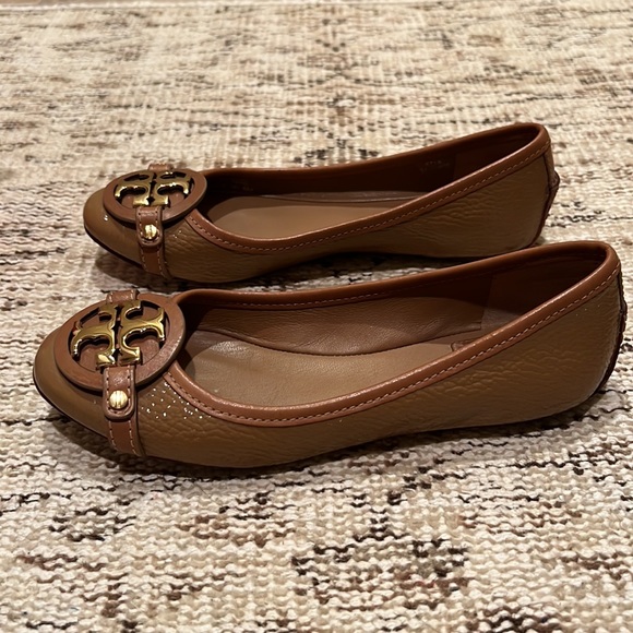 Tory Burch Aaden Ballet in Sand - Picture 4 of 9